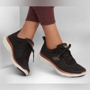 Skechers Flex Lite Womens Shoes Sz 9.5 Black White Athletic Sneakers